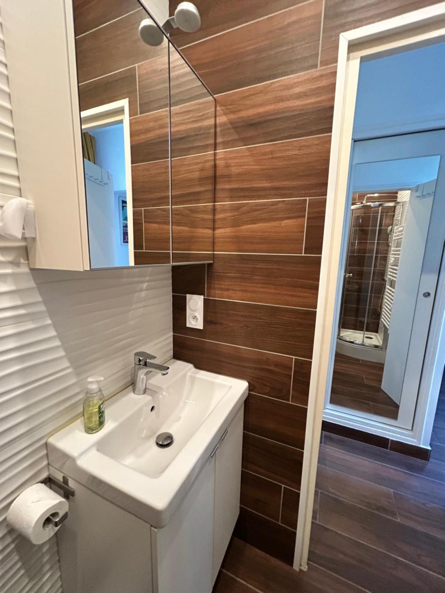 Agreable Studio Renove Avec Place De Parking Bandol Exteriör bild